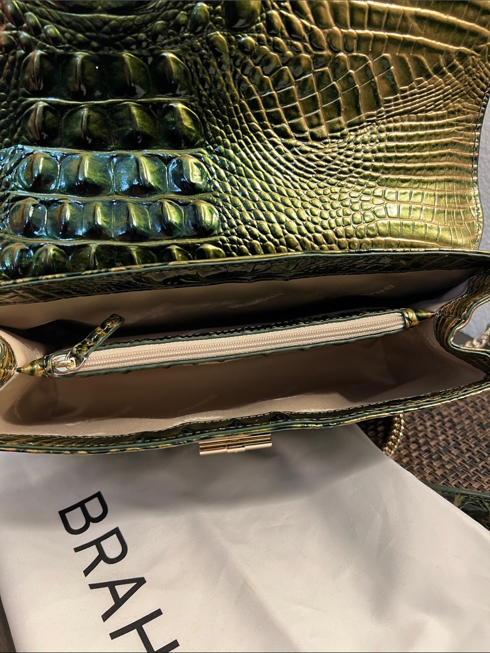 Brahmin Olive Green Croc-Embossed Leather Crossbody with Gold Chain and Wallet - Picture 7 of 12